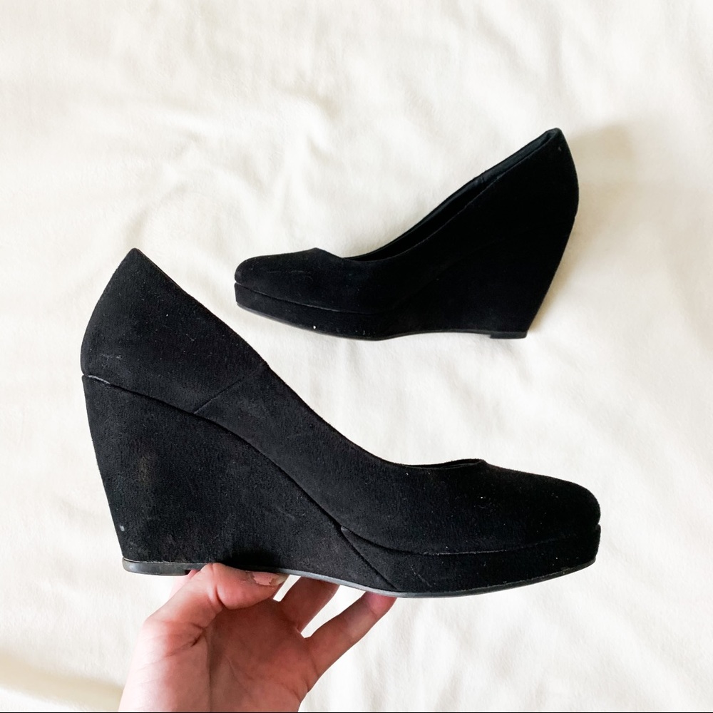 APT.9 Black Wedge Heels